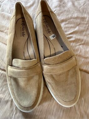Life Stride Women's Suede Slip-On Loafers Sz 9.5